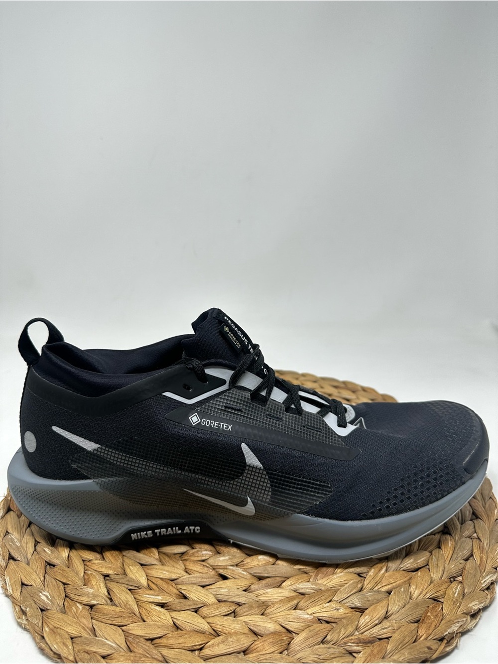 Nike Pegasus Trail 5 GORE-TEX Running Shoes Black Grey Size 13 Men's